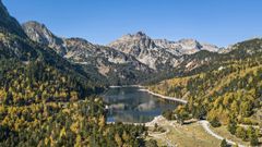 Fotograf�a tomada del lago Sant Maurici, en el Pirineo catal�n, durante el pasado oto�o