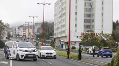 Control de carretera de Guardia Civil y Polic�a Local, para entrar y salid del puente de As P�as, en Fene