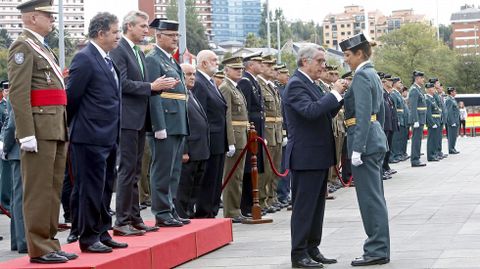 Fiesta de la Guardia Civil. Imposici�n de medallas
