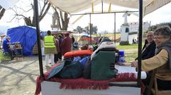 En las inmediaciones del monasterio est� instalado un mercado