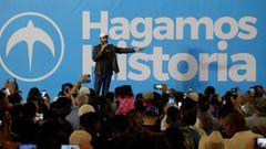 El exalcalde de San Salvador y de origen palestino, Bukele, durante un acto de campa�a