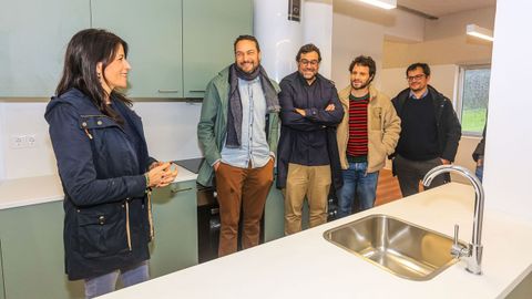 Un momento de la visita de la conselleira Mar�a M. Allegue