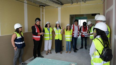 La conselleira de Vivenda e Planificaci�n de Infraestruturas, Mar�a
Mart�nez Allegue, visit� las obras del edificio en Xux�n
