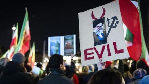 Protestas contra el r�gimen iran� alrededor del mundo. En la imagen, una manifestaci�n en Zurich, Suiza