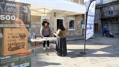 Puesto informativo de Rianxo Latexa en la plaza Castelao
