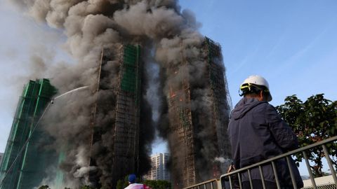 Incendio en un edificio de Hong Kong