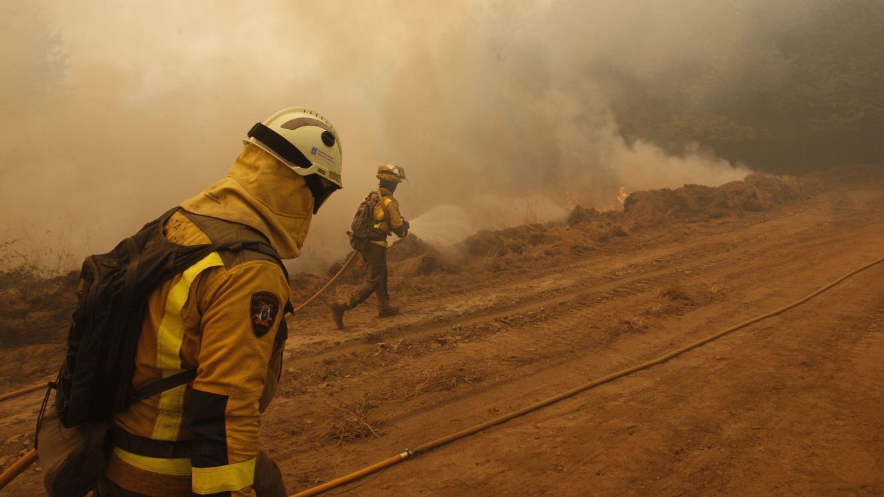 Los incendios desde dentro: «Non se pode atender todo, é unha mágoa, si, hai que centrarse nas vidas das persoas»