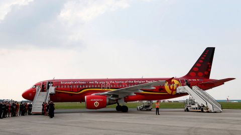Avi�n de la selecci�n belga de f�tbol en el aeropuerto de Zaventem