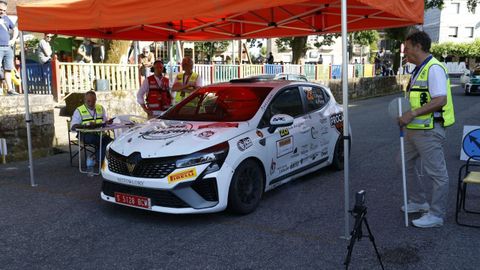 El Rali de Ourense ya est� en marcha.La primera especial depar� una dura batalla y gran ambiente en Amoeiro