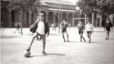 Luis Menndez Garca. Patio del colegio. La Felguera