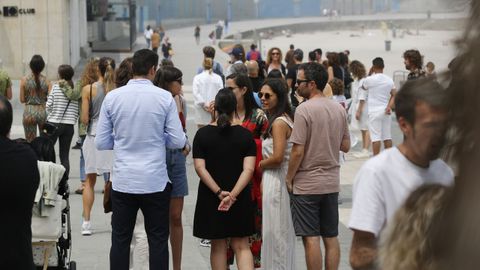 Sesin verm del Morria Fest en la playa de Riazor con Os Pieiros