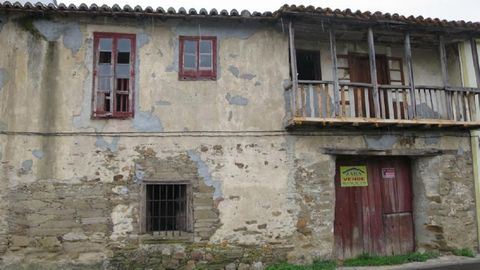 El inmueble de la antigua posada todava se mantiene en pie en el barrio de As Cruces