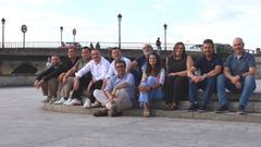 <span lang= gl >Membros da asociaci�n que impulsar� a creaci�n dunha escultura p�blica sobre a canci�n popular</span>
