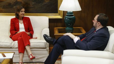 El presidente del Principado de Asturias, Adrin Barbn, se rene con la ministra de Industria, Comercio y Turismo, Reyes Maroto,