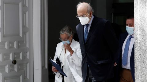 El magistrado del Tribunal Constitucional Fernando Vald�s, investigado por maltrato a su mujer, fotografiado a su salida del Tribunal Supremo
