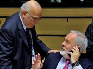 El ministro de Medio Ambiente de Chipre saluda a Arias Ca�ete en el arranque del Consejo.