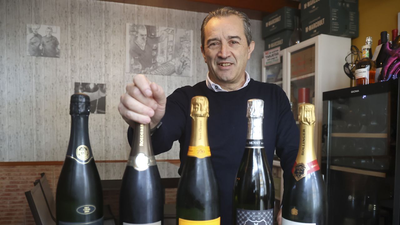 Los 25 años del cóctel gallego nacido en Neda: «Creé mojitos con albariño, me decían que estaba loco pero arrasaron»