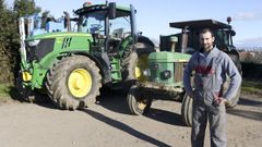 Domingo Souto, agricultor de Mugardos con cultivos destrozados por el jabal