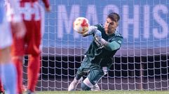 El portero �lex Cobo fue el �nico jugador del Compostela que disput� los 40 partidos y los 3.600 minutos.