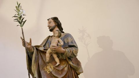 Im�genes en el monasterio de Monfero. 