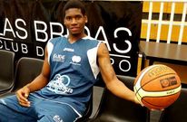 Brandon Edwards, antes del entrenamiento de ayer por la tarde en el Pazo Universitario. 