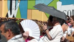 Son muchos barbanzanos los que han utilizado el paraguas como sombrilla en los d�as de sol intenso