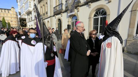 El obispo, Alfonso Carrasco Rouco, tambin asisti a la procesin de la Virgen de los Dolores.