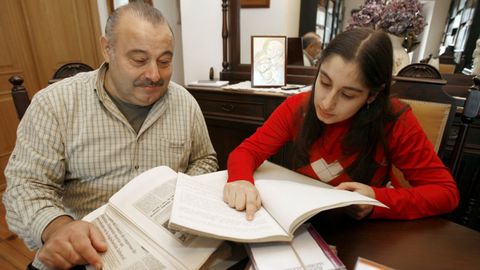 Luis Manuel Garc�a Otero, �Churi�, en imagen de archivo con su hija Tamara, que escribi� un libro sobre el desastre del Cas�n