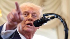 Trump, en el aeropuerto de Mar-a-Lago.