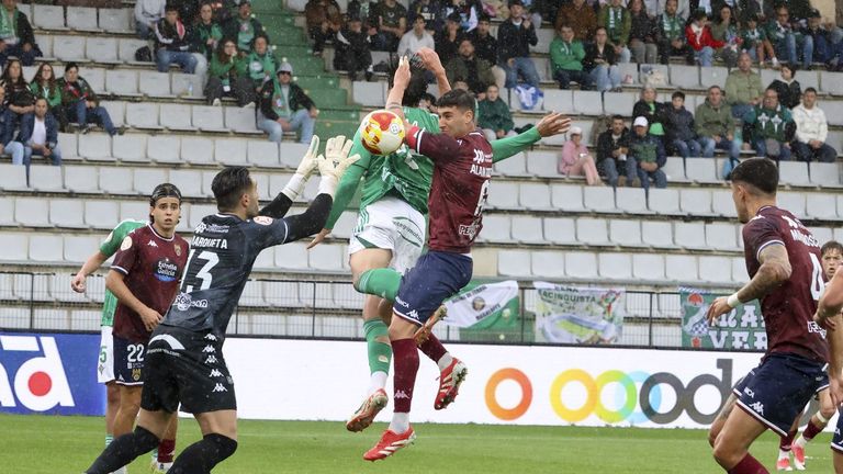 Racing de Ferrol y Pontevedra firman un empate sin goles que deja a los verdes al borde del adiós al playoff — image 6