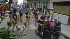 A charanga TNT foi un dos grupos que animou as r�as do casco urb�n
