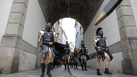 As fueron los desfiles del primer da de Arde Lucus