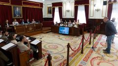 Miguel de la Cierva hablando ante el pleno para pedir que el auditorio de Ferrol lleve el nombre de �lvaro Lamas.