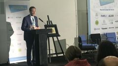 El consejero de Presidencia y Participaci�n Ciudadana, Guillermo Mart�nez, durante su participaci�n en la reuni�n anual de socios de la Asociaci�n Compromiso Asturias XXI