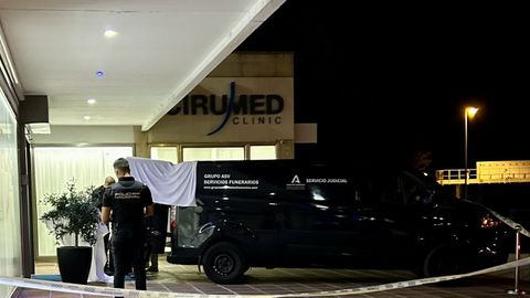 El cirujano pl�stico de 57 a�os recibi� varios disparos en la cabeza cuando se encontraba en su cl�nica de Marbella
