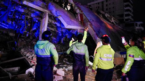 Edificio destruido en el doble terremoto
