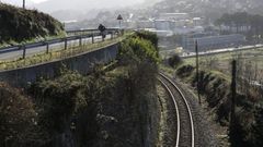 Va del ferrocarril a su paso por el municipio viveirense