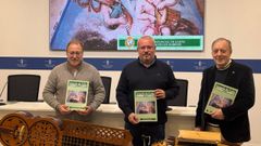 Presentaci&oacute;n del 39&ordm;. Anuario da Gaita en la Diputaci&oacute;n de Ourense. Daniel Garc&iacute;a, C&eacute;sar Fern&aacute;ndez y Xos&eacute; Lois Foxo.