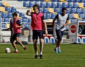 Nano, Caco y Stefan, ayer, durante el entrenamiento llevado a cabo en el estadio de Pasar�n.