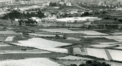 A primera reuni�n celebrouse nos campos de Elvi�a. 