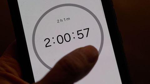 La madrugada de hoy a ma�ana a las 02.00 horas ser�n las 03.00 horas y tras adelantar una hora los relojes, da comienzo el horario de verano