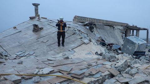 Trabajos de rescate en Azaz, en el norte de Siria