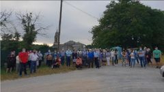 Vecinos de Muxa, en la reuni�n que mantuvieron en junio