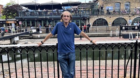 Guillermo Romero, en una imagen tomada hace ocho días junto a las esclusas del canal de Camden Town