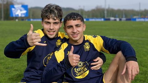 Mella y Yeremay posan para La Voz al trmino del entrenamiento del lunes en la ciudad deportiva de Abegondo