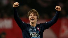 Fer L�pez celebra su gol contra el Estrella Roja.