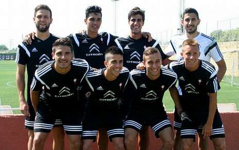 Los jugadores de la base posaron ayer en Marbella, donde trabajan a las �rdenes de Berizzo. 