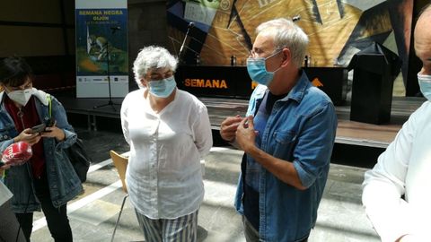 Ana Gonzlez y ngel de la Calle durante la presentacin de la edicin XXXIII edicin de la Semana Negra