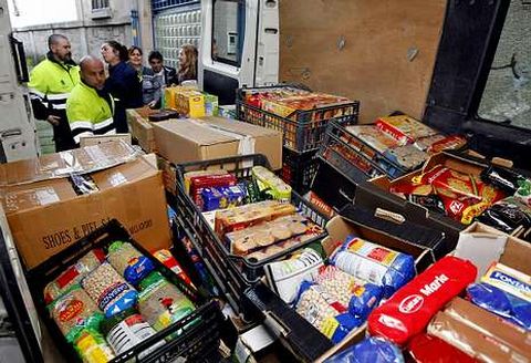 La mayora de las ayudas por emergencia social fueron para alimentos (en la imagen, una donacin).