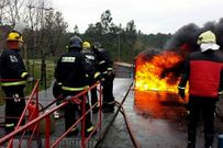 Ejercicio de extinci�n de fuego realizado por los alumnos.